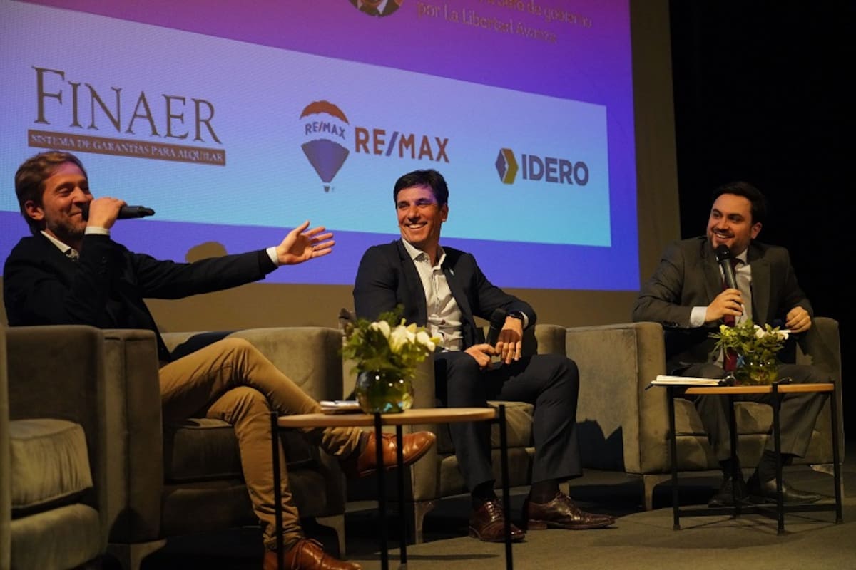 Manuel Socías (Frente de Todos), Iván Kerr (Juntos por el Cambio) y Ramiro Marra (La Libertad Avanza)