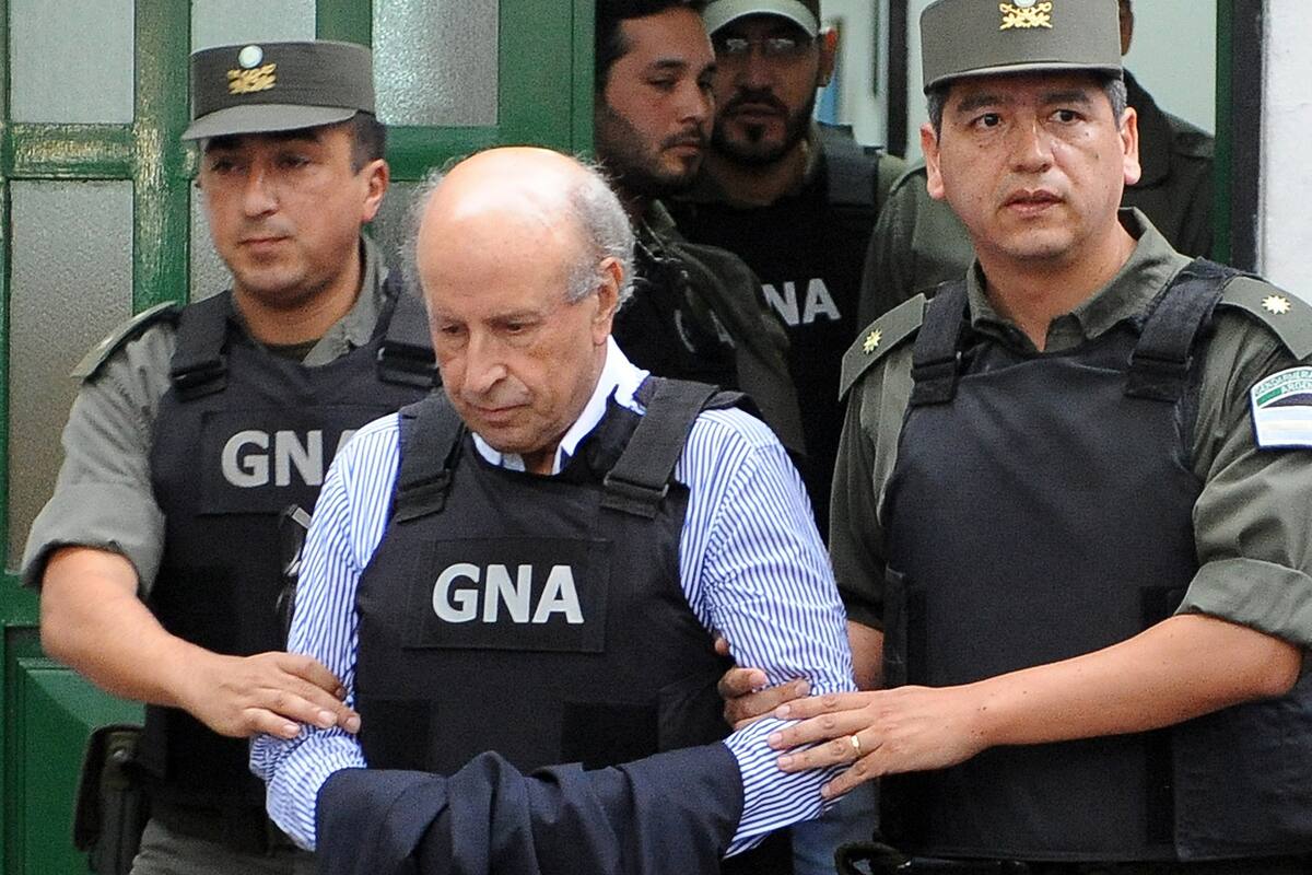Manuel Vázquez asesor de Ricardo Jaime durante su gestión como Secretario de Tranporte, fue trasladado a los tribunales de Comodoro Py para declarar ante el Juez Ercolini