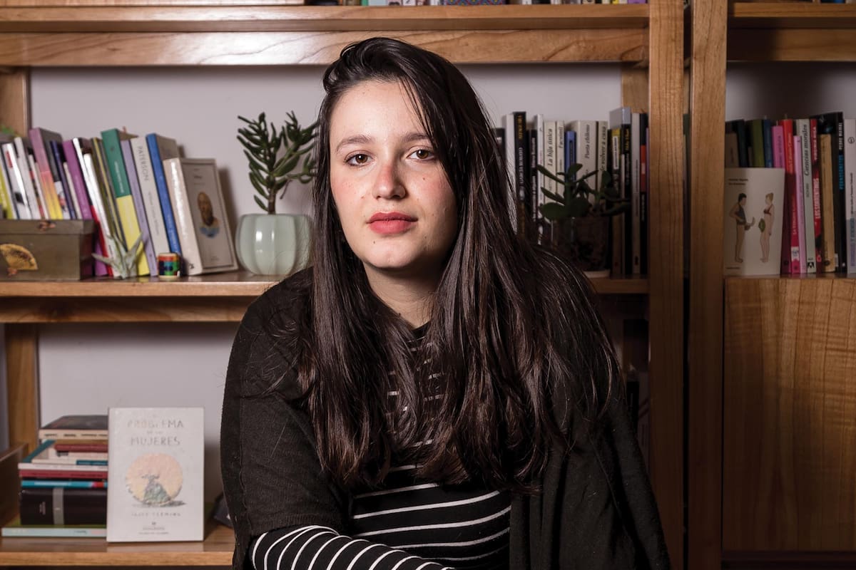 Manuela construyó un vínculo con la literatura estimulada por sus padres.