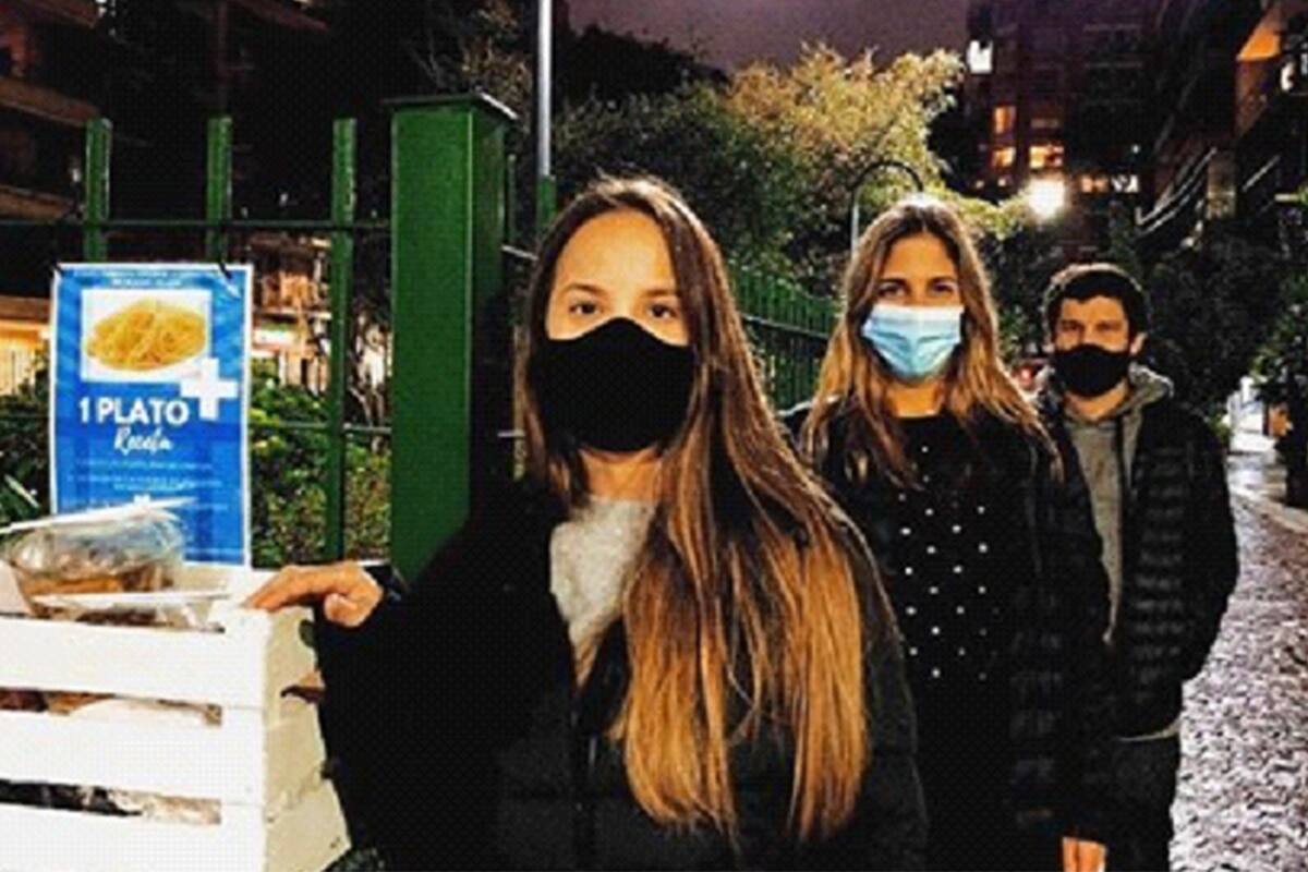 Manuela Dicembrino, Romina Rodríguez y Bernardo Cenizo, creadores de la iniciativa solidaria