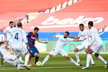 Manzana rodeada: la marca multitudinaria de Real Madrid y la soledad de Messi