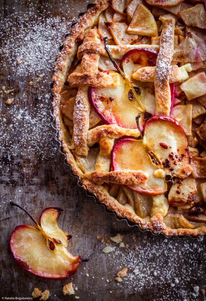 "Manzanas al horno en corte transversal"