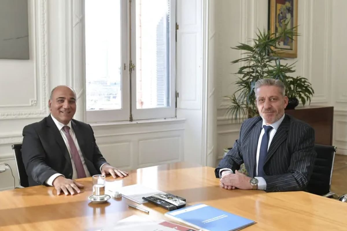 Manzur, candidato a vicegobernador de Tucumán, y Arcioni, gobernador de Chubut, referentes de las legislaturas más costosas