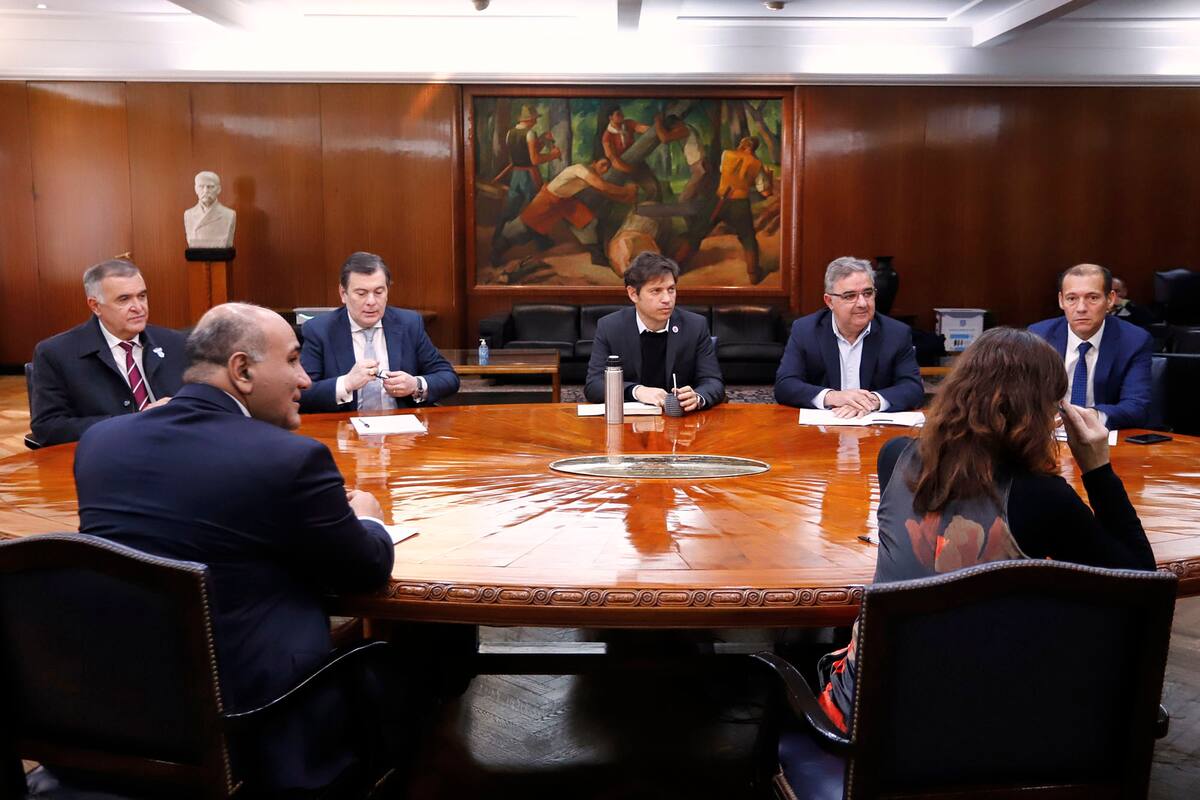 Manzur y Batakis se reunieron con gobernadores en el Palacio de Hacienda