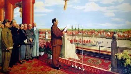 Mao proclamando el establecimiento de la República Popular de China el 1 de octubre de 1949.