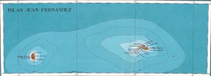 Mapa del archipiélago del año 1927. A la izquierda la isla Alejandro Selkirk cuando se llamaba "isla Más Afuera", y a la derecha la isla Robinson Crusoe cuando se llamaba "isla Más aTierra" y el islote Santa Clara