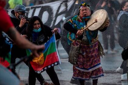 Mapuches protestan contra el Estado chileno.