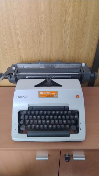 Máquina de escribir con el logo oficial de Olympia que era la marca de la máquina oficial del mundial ´78. Perteneció a un periodista que emitía sus notas en el centro de prensa de Córdoba.