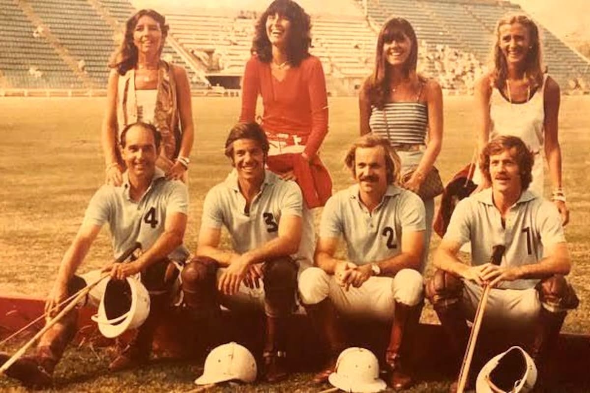 Mar del Plata, un equipo de renombre en los 70-80: Alfredo Goti, Gonzalo Tanoira, Gonzalo Pieres y Alfonso Pieres, junto a sus mujeres, María Antonieta, Luisa, Cecilia y Lila