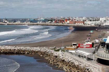 Mar del Plata uno de los destinos costeros más visitados sin gente en sus playas y con las calles vacías