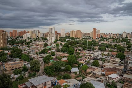 Maracaibo, que alguna vez fue una ciudad de 2,2 millones de habitantes, ha visto como medio millón se ha ido en los últimos años. (Marian Carrasquero / NYT)