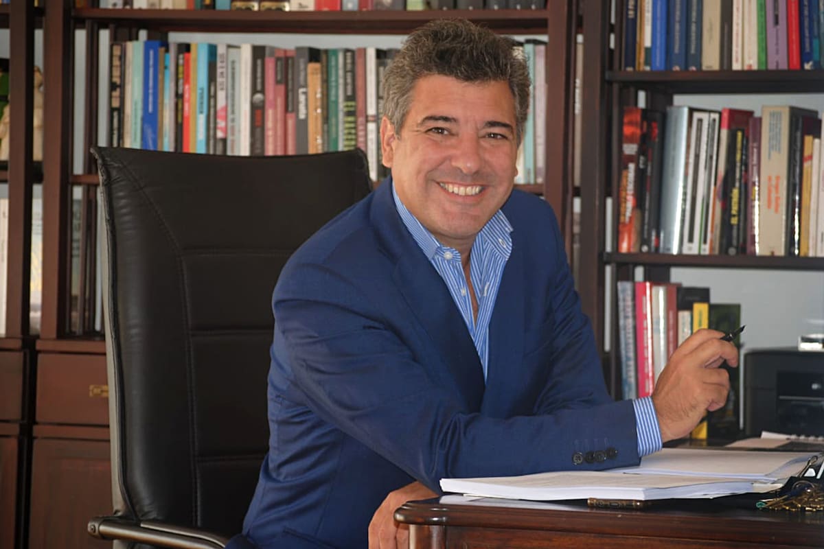 "¿Maradona? A él quisieron usarlo los militares argentinos, la Camorra napolitana y casi todos los presidentes democráticos desde 1983 en adelante", analiza José Ignacio Lladós