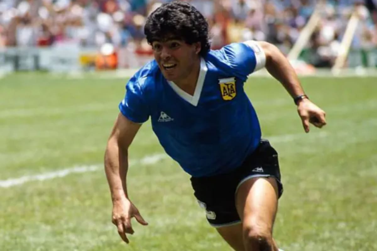 Maradona con su brazalete en el Mundial '86