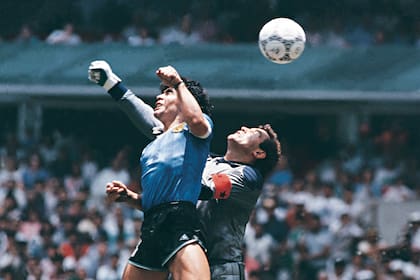 Maradona, eterno; la "Mano de Dios", para siempre