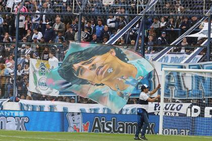 Maradona fue presentado en La Plata