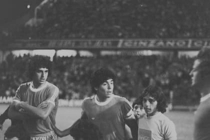 Maradona fue visitante en la Bombonera en siete ocasiones