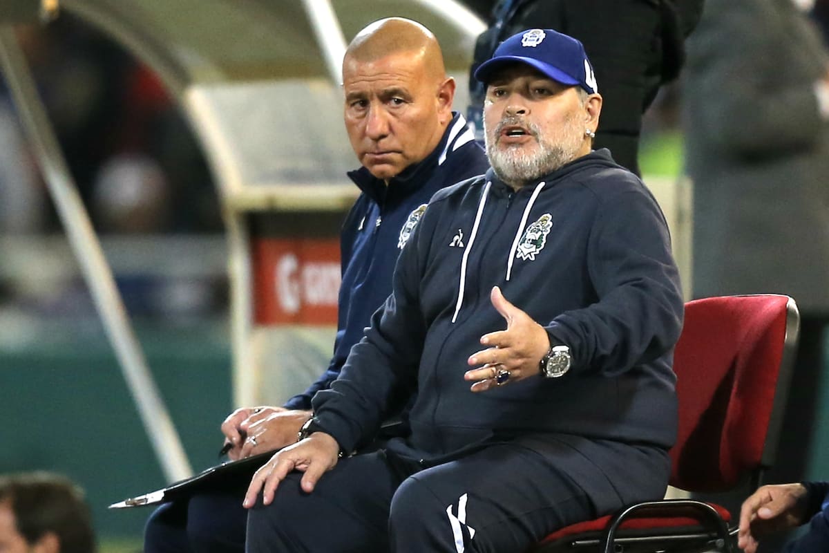 Maradona no lo puede creer: su equipo continúa último y sin triunfos