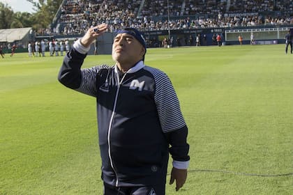 Maradona no será homenajeado en su visita a Rosario Central