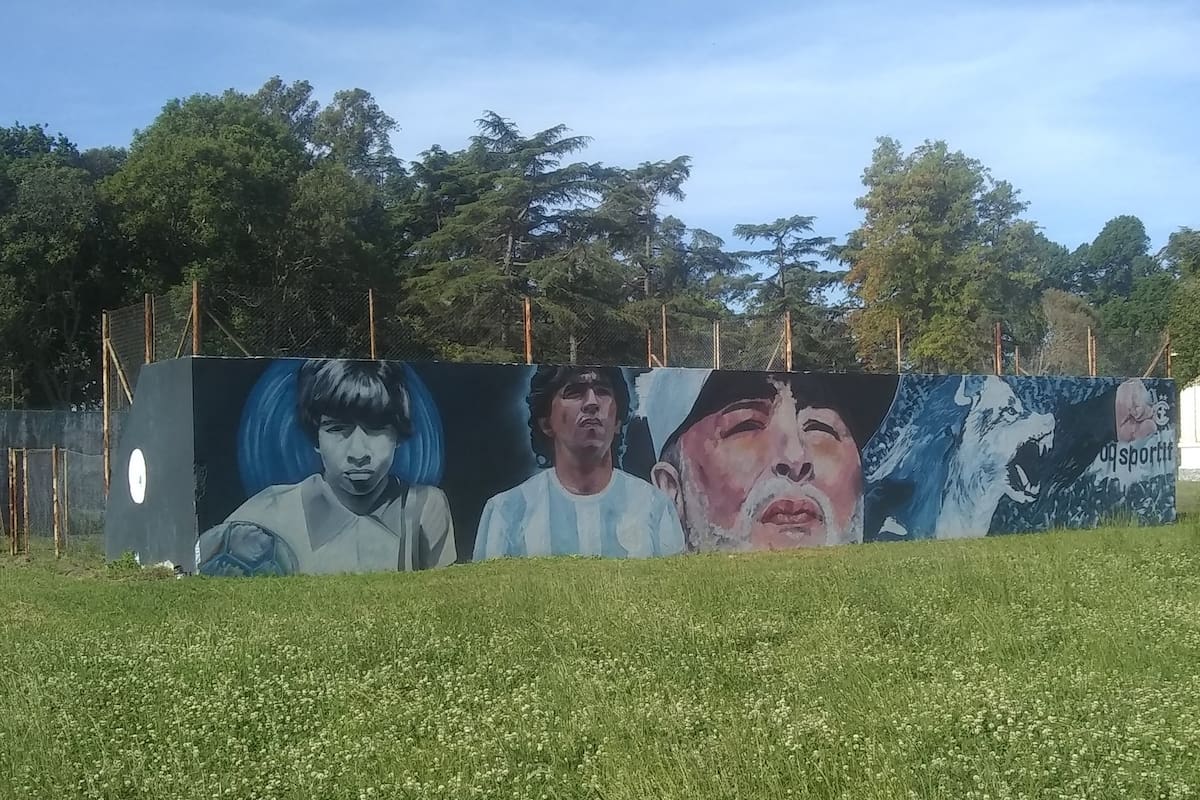 Maradona, por siempre en el corazón de los hinchas de Gimnasia