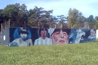 Maradona. Las paredes de Gimnasia hablan: de la ilusión al shock por su partida