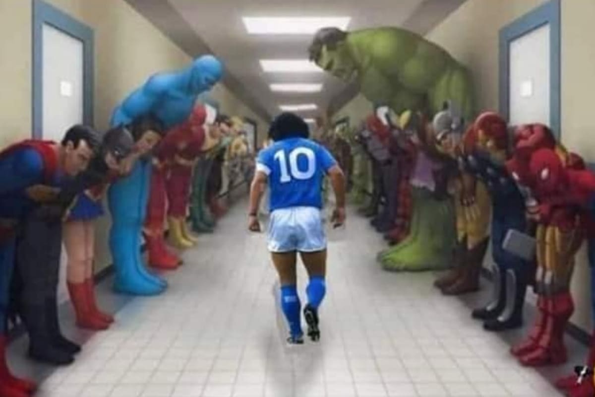 Maradona siendo recibido por superhéroes es una de las imágenes que más se repitió en las redes sociales