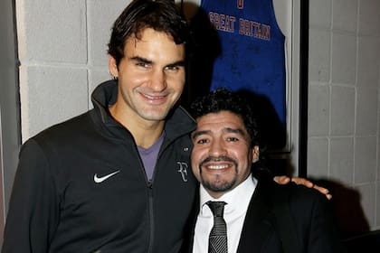 Federer, amante del fútbol de chico admiraba a Diego Maradona: con el tiempo, pudieron encontrarse más de una vez
