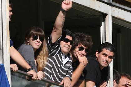 Maradona en su palco de la Bombonera. Ese espacio es el que inspira a los alemanes, por su forma