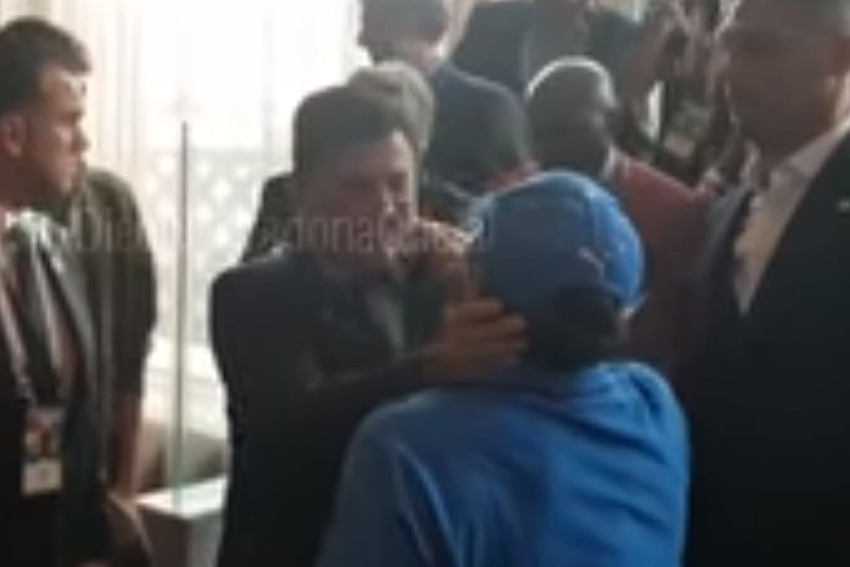 Maradona y Passarella, y un saludo cordial durante la final del Mundial Rusia 2018