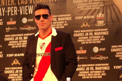 Maravilla Martínez lució la banda en la presentación de la pelea