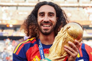 Marc Cucurella se tatuó la cara de Luis de la Fuente y mostró cómo le quedó