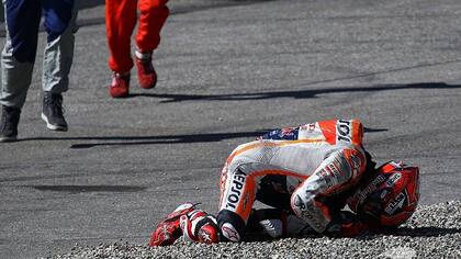 Marc Márquez se cayó de su moto y encendió las alarmas