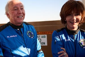 Marc y Sharon Hagle fueron el primer matrimonio en un vuelo espacial comercial y tienen una demanda vigente contra OceanGate, la empresa dueña del submarino perdido en el Atlántico