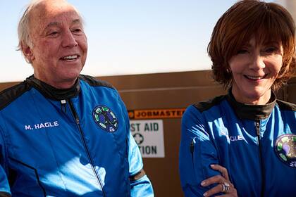 Marc y Sharon Hagle fueron el primer matrimonio en un vuelo espacial comercial y tienen una demanda vigente contra OceanGate, la empresa dueña del submarino perdido en el Atlántico