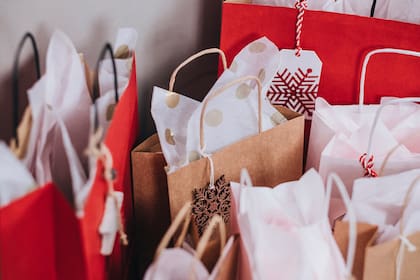 Marcas de primera línea se unen bajo este concepto para garantizar a sus clientes la entrega de los regalos para las fiestas ya envueltos, junto con descuentos y promociones increíbles.