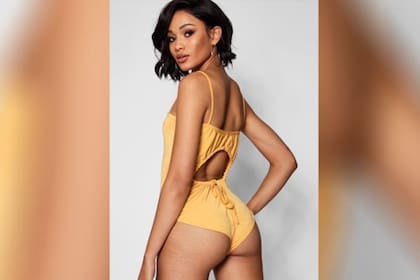 Marcas de ropa también muestran las estrías de las modelos sin retocar