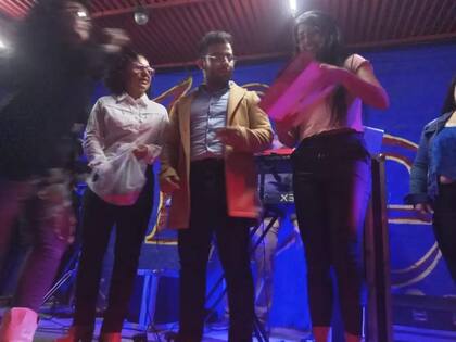 Marcela Acuña y su hijo, César Sena, organizaron una entrega de premios en una bailanta el sábado 3 de junio; según los fiscales, un día después de asesinar a Cecilia
