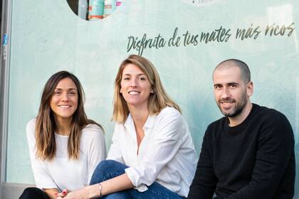 Marcela de Loredo, Jimena Iona y Martín Vijnovsky, fundadores de Mate & Co.