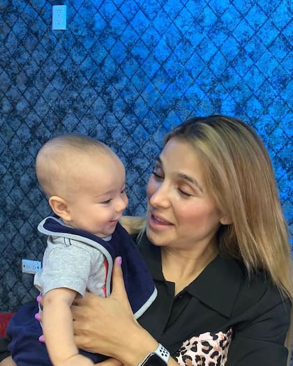 Marcela Mistral y su bebé