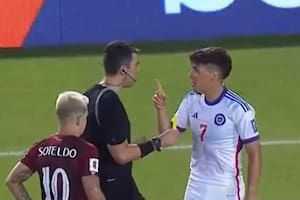 El venezolano que hizo magia y el chileno al que expulsaron... ¡por ponerle un dedo en el pecho al árbitro!