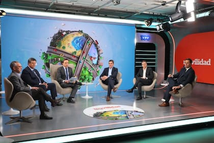 Marcellus Puig (Volkswagen), Federico Ovejero (General Motors), José Del Rio (la nacion), Martín Galdeano (Ford), Pablo Sibilla (Renault) y Martín Zuppi (Stellantis)