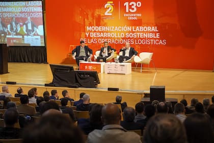 Marcelo Bellotti, Lucio Zemborain y Ezequiel Jarvis en un encuentro de logística
