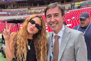 Marcelo Benedetto se cruzó a Shakira y abandonó la transmisión en pleno vivo para pedirle una foto