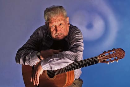 Marcelo Berbel, poeta y cantor surero