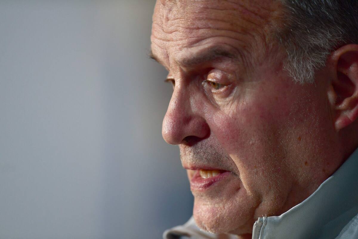 Marcelo Bielsa, ante un grupo duro, la posibilidad de enfrentarse a la Argentina en 16avos, y el problema interno sin resolver