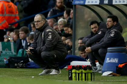 Marcelo Bielsa, durante el partido que su equipo, Leeds, perdió por 2-0 frente a Sheffield Wednesday, por el Championship inglés.