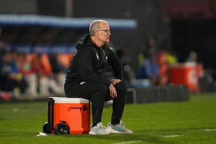 Marcelo Bielsa tiene varias bajas por suspensión en Uruguay, tras los incidentes en la Copa América 2024