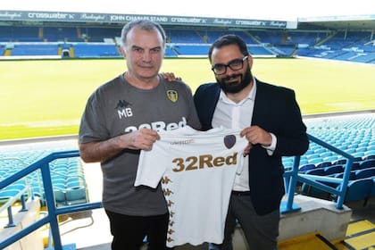 Marcelo Bielsa y Víctor Orta, director deportivo de Leeds United, en junio de 2018.