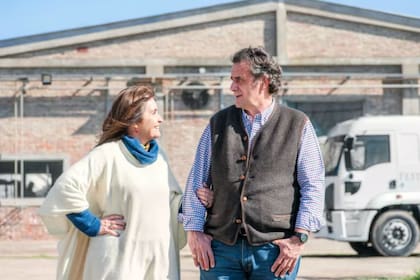 Marcelo Festa y su mujer Patricia, dueños de la pyme láctea de General Las Heras