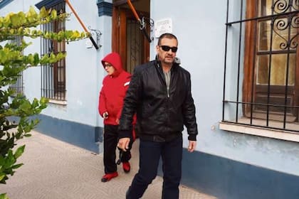 Marcelo Galarza, al salir de la Comisaría del Menor y la Mujer, donde está alojada su hija Nahir