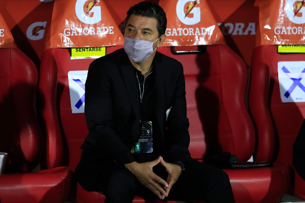Marcelo Gallardo, a la espera de una solución; River acumula bajas y no completa el equipo a menos de 48 horas del partido contra Santa Fe